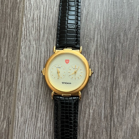 Women’s Watch - Picture 2 of 4